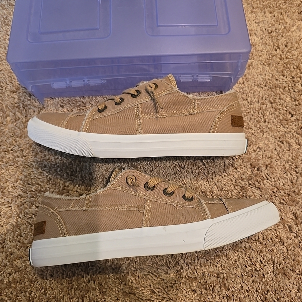 Malibu Cream Fleece-Lined Sneakers - Picture 2 of 8